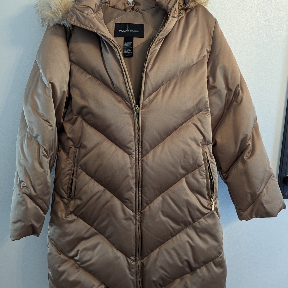 Moda International GolfPuffer Coat with Fur Hood